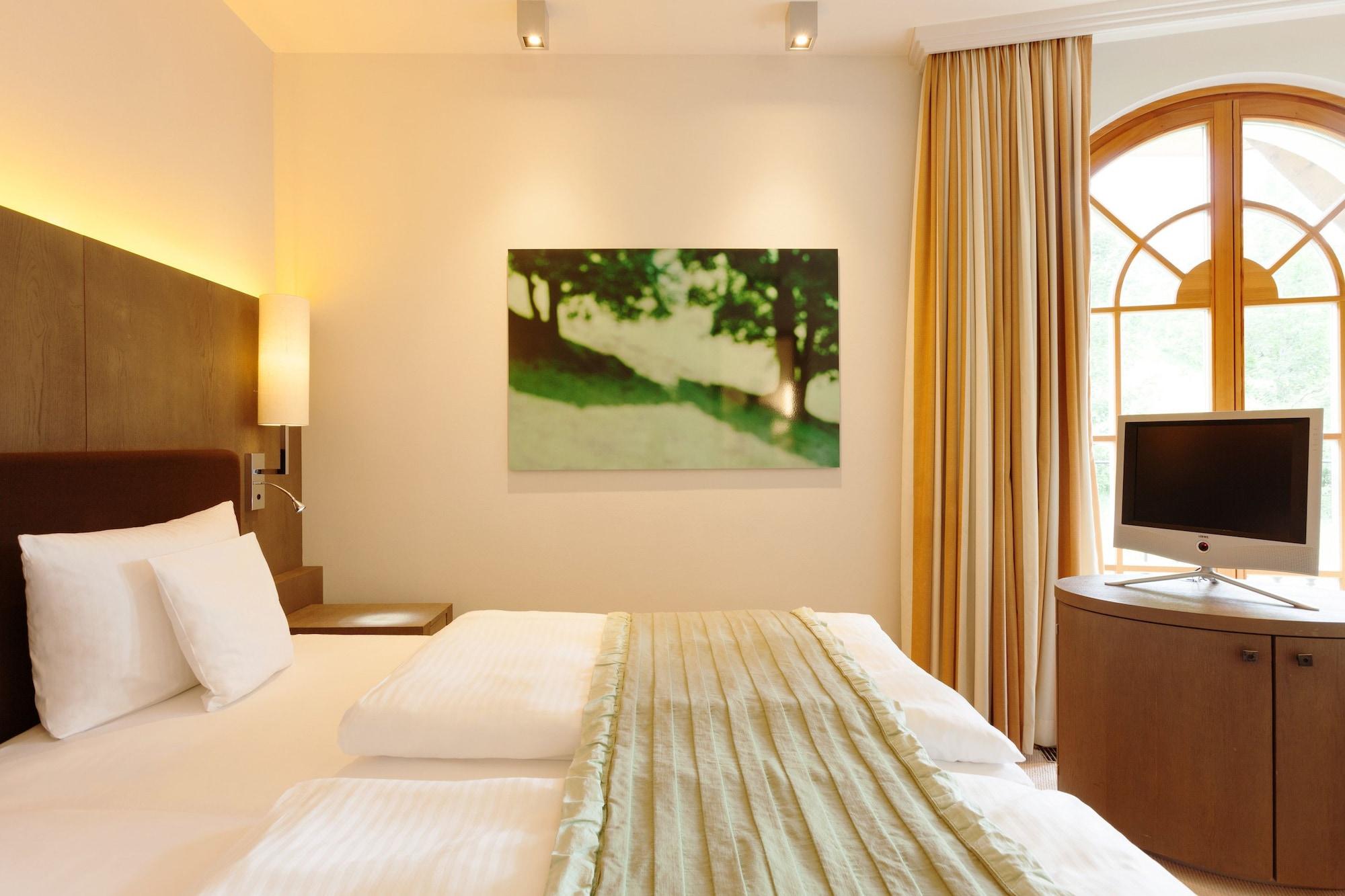 Schlosshotel Kitzbuehel A-Rosa Collection Exterior foto A room at the Hotel Waldhaus Flims