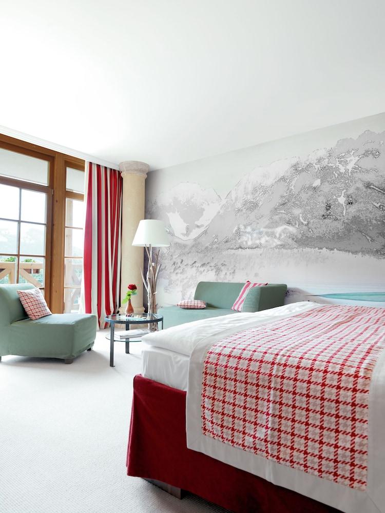 Schlosshotel Kitzbuehel A-Rosa Collection Exterior foto A room at the Hotel Axelmannstein