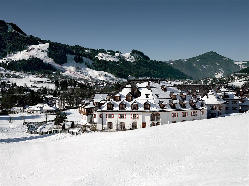 Schlosshotel Kitzbuehel A-Rosa Collection Exterior foto The resort in 2007