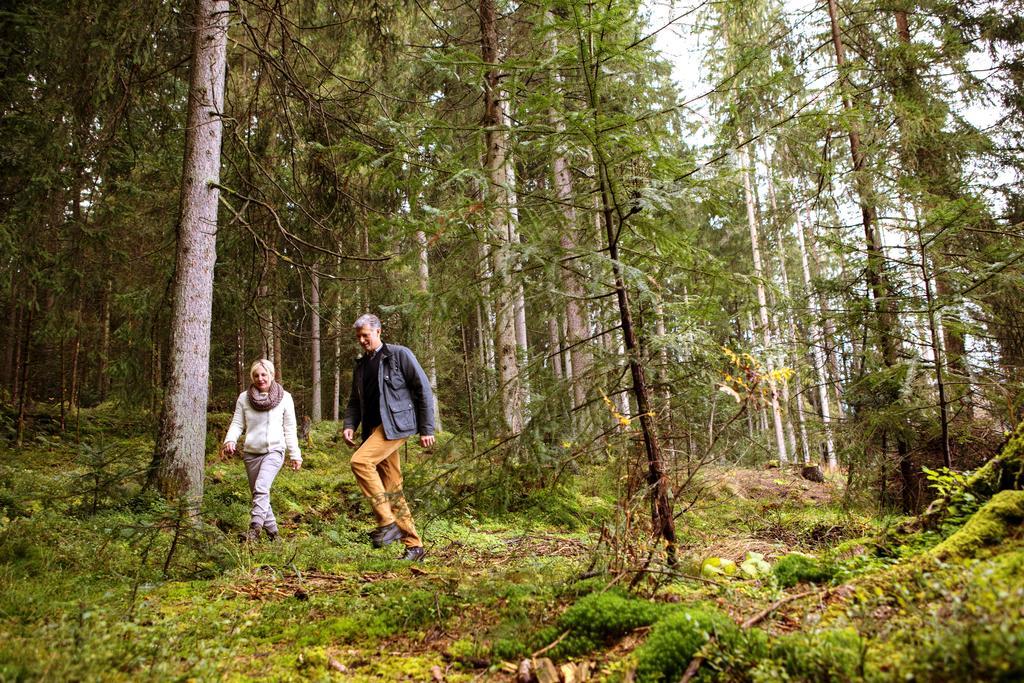 Schlosshotel Kitzbuehel A-Rosa Collection Exterior foto Hiking in the forest