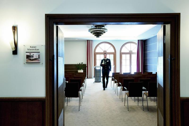 Schlosshotel Kitzbuehel A-Rosa Collection Exterior foto The interior of the German Federal Police Academy