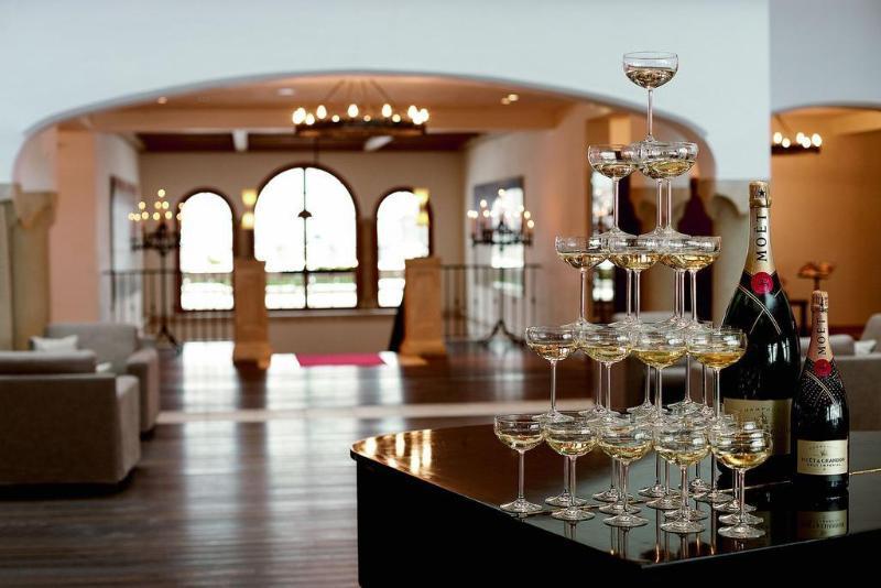 Schlosshotel Kitzbuehel A-Rosa Collection Exterior foto The interior of the winery