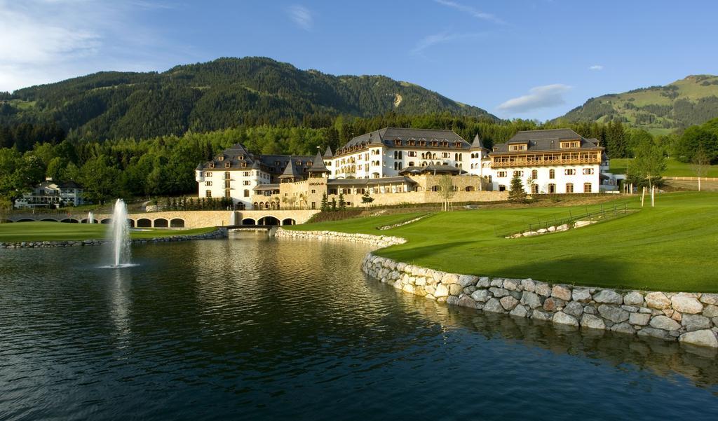 Schlosshotel Kitzbuehel A-Rosa Collection Exterior foto The 5-star Hotel Axelmannstein