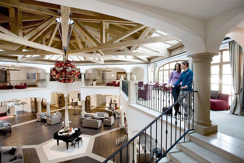 Schlosshotel Kitzbuehel A-Rosa Collection Exterior foto The interior of the hotel